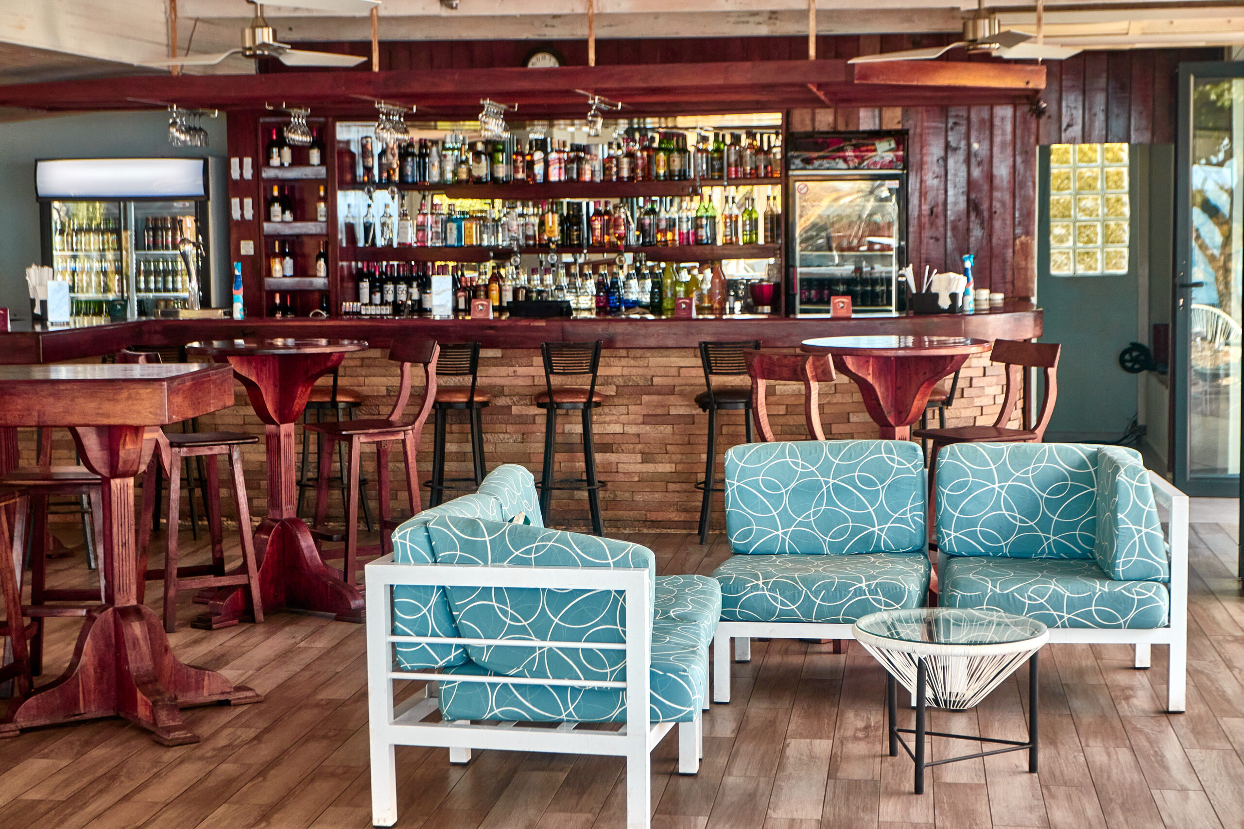 Bar and cafe photo 4